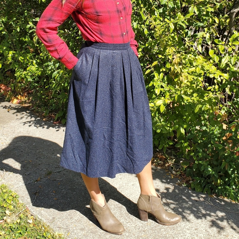 Vintage 100% Wool Navy Blue Pleated Midi Skirt